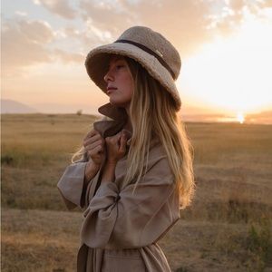 NWT Gigi pip cream Jackson Sherpa bucket hat xs/55